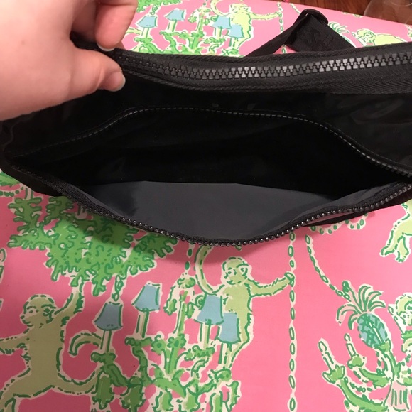 LeSportsac black crossbody purse - Picture 7 of 9